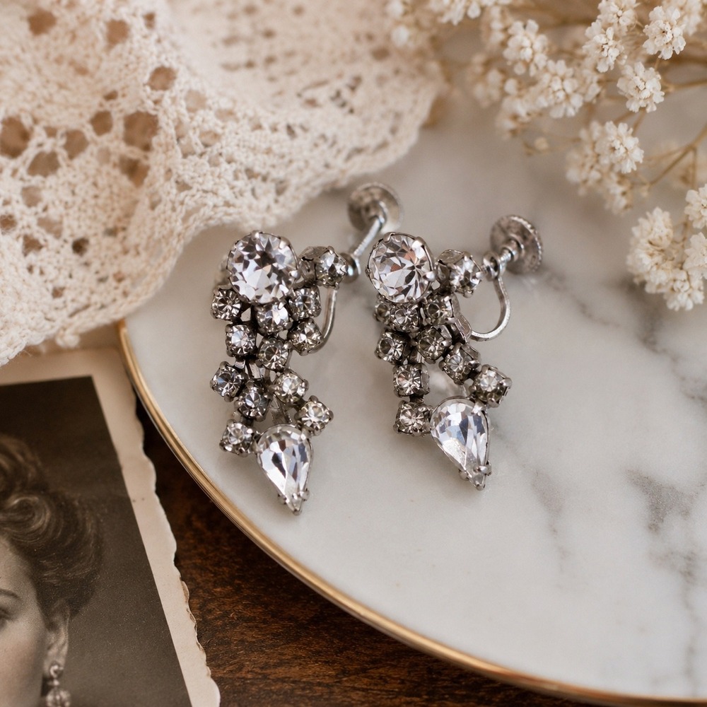 Vintage Rhinestone Dangle Screw Back Earrings Clear‎ Crystal Silver Tone